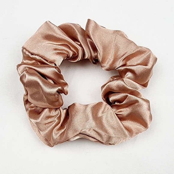 4 FOR $16 🔥Satin Scrunchie Hair Tie - Picture 1 of 5